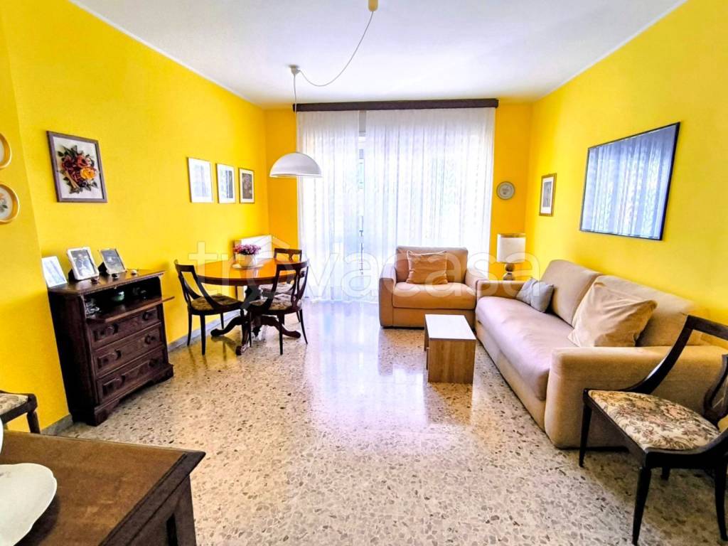 appartamento in vendita a Lecco in zona Lecco Centro