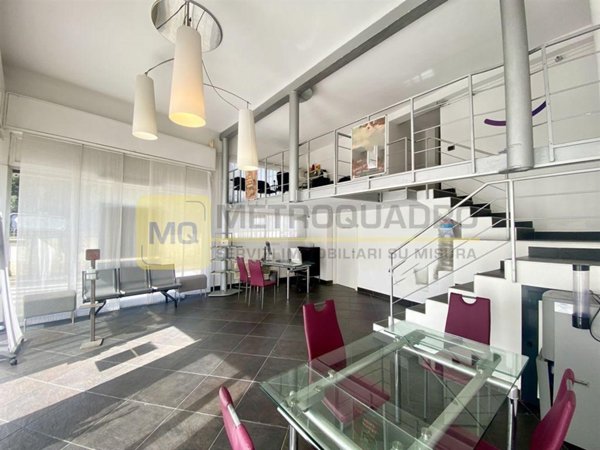 negozio in vendita a Lecco in zona Corso Promessi Sposi