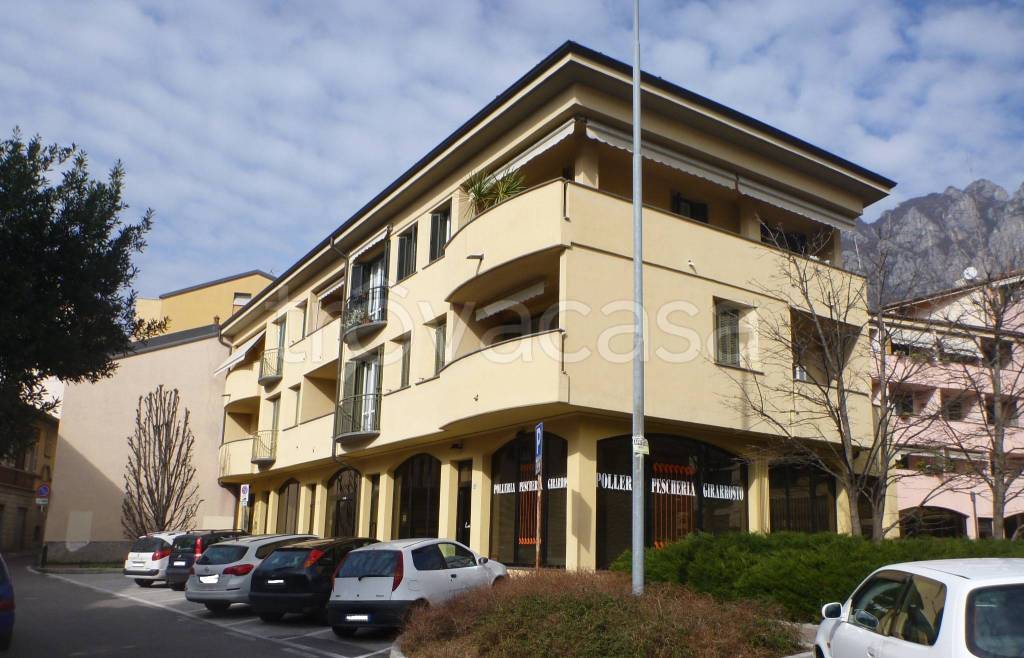 appartamento in vendita a Lecco in zona Castello