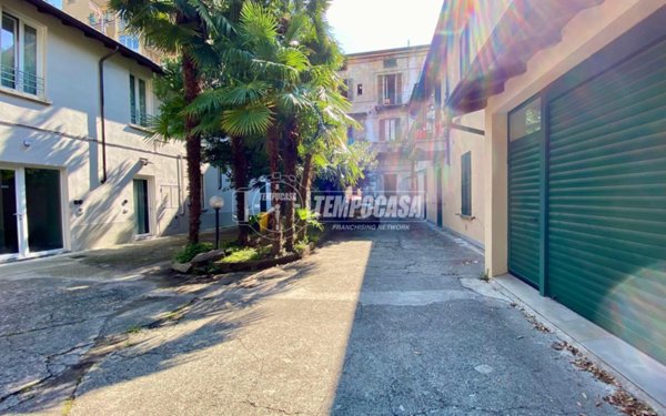 appartamento in vendita a Lecco in zona Pescarenico