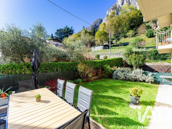 appartamento in vendita a Lecco in zona Olate