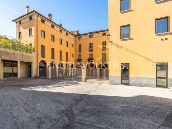 appartamento in vendita a Lecco in zona Castello