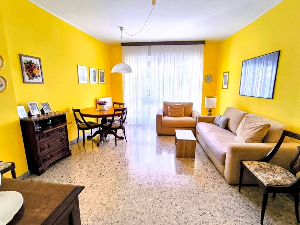 appartamento in vendita a Lecco in zona Lecco Centro