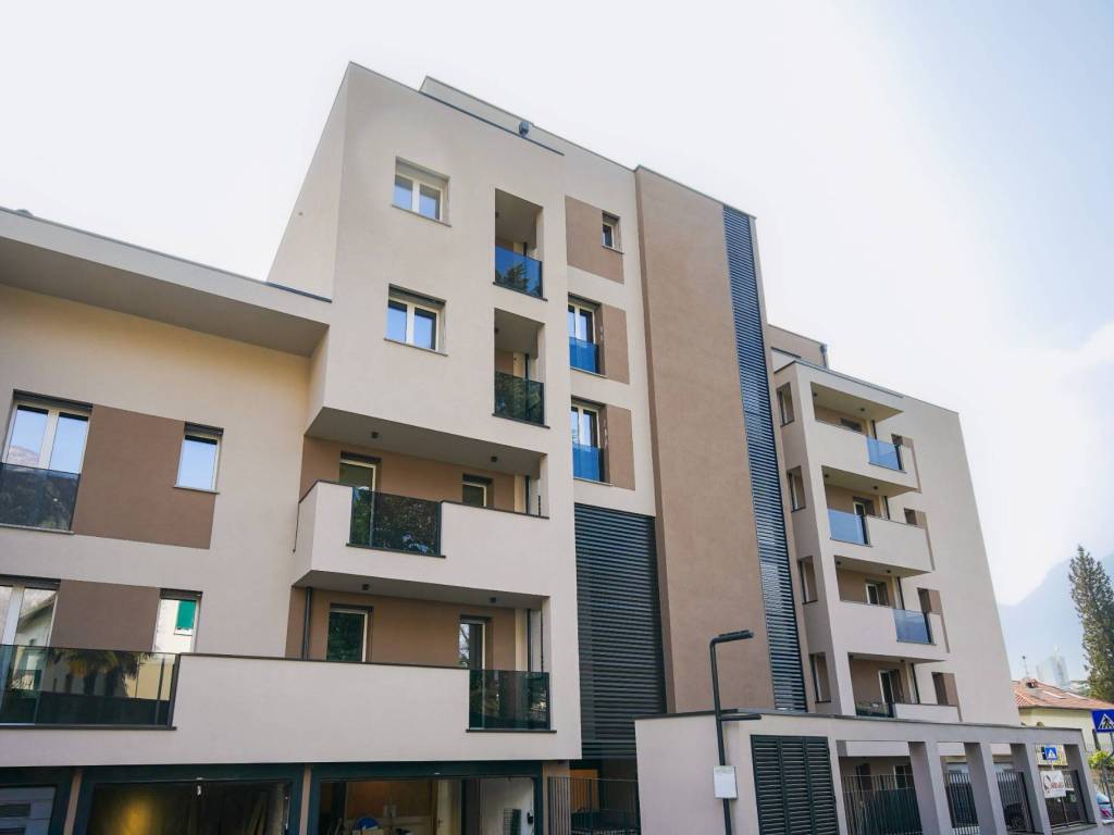 appartamento in vendita a Lecco in zona Olate
