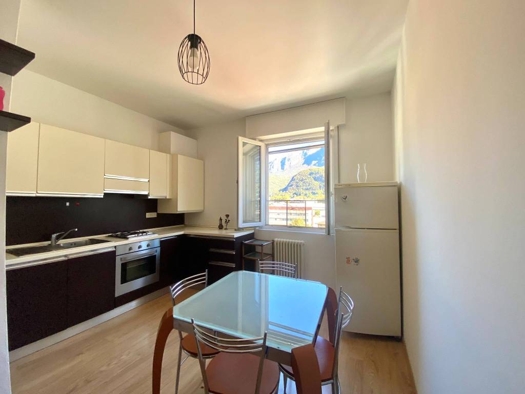 appartamento in vendita a Lecco in zona Maggianico