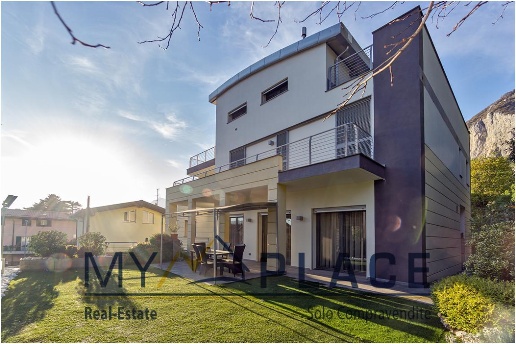 casa indipendente in vendita a Lecco in zona Castello