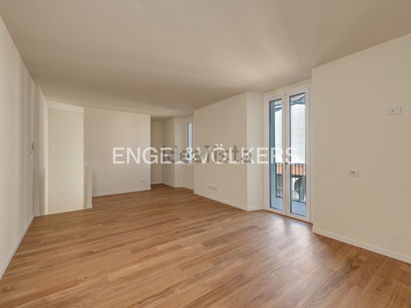 appartamento in vendita a Lecco in zona Lecco Centro