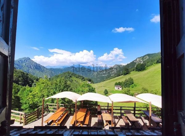 casale in vendita a Lecco in zona Piani D'Erna