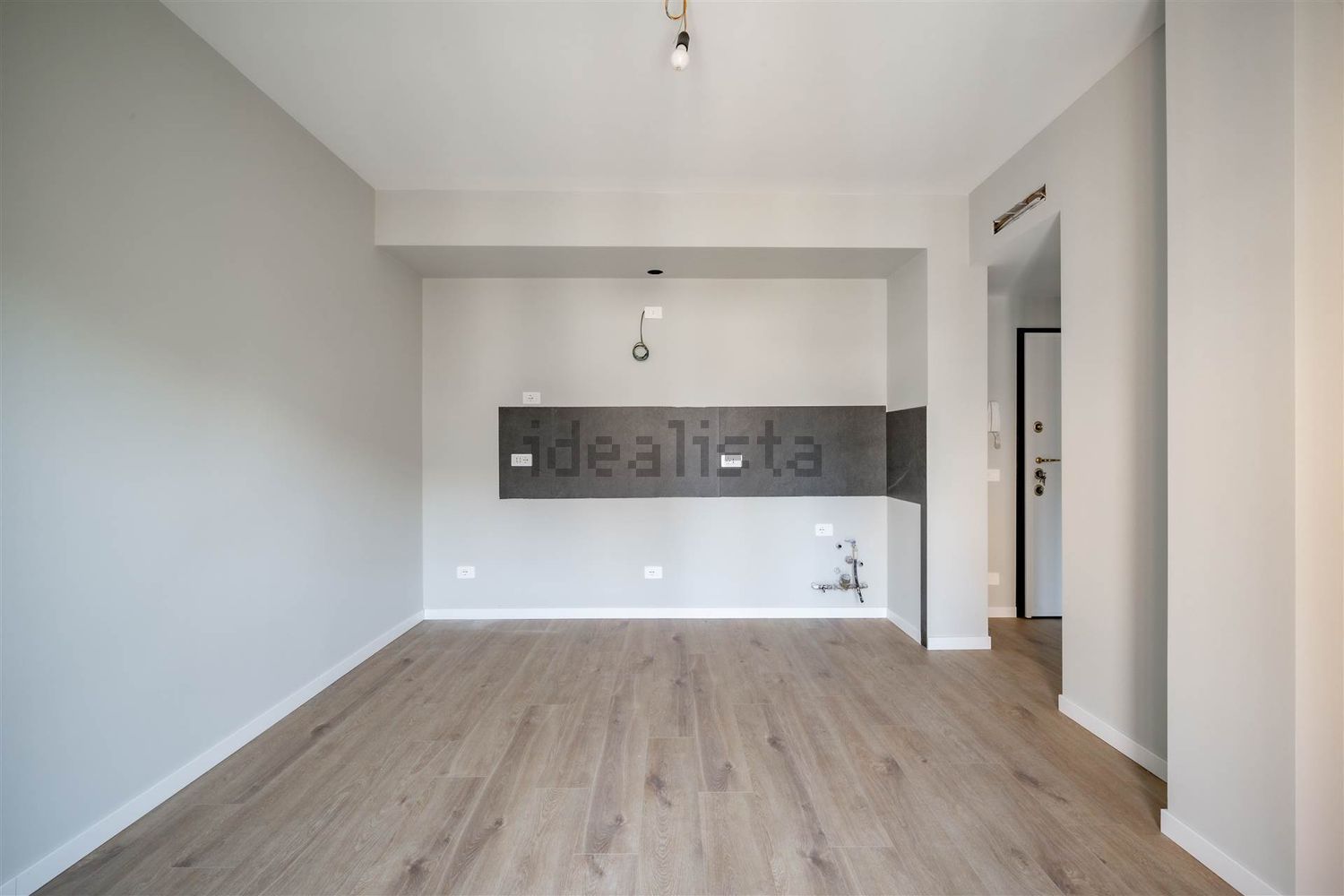 appartamento in vendita a Lecco in zona Viale Turati