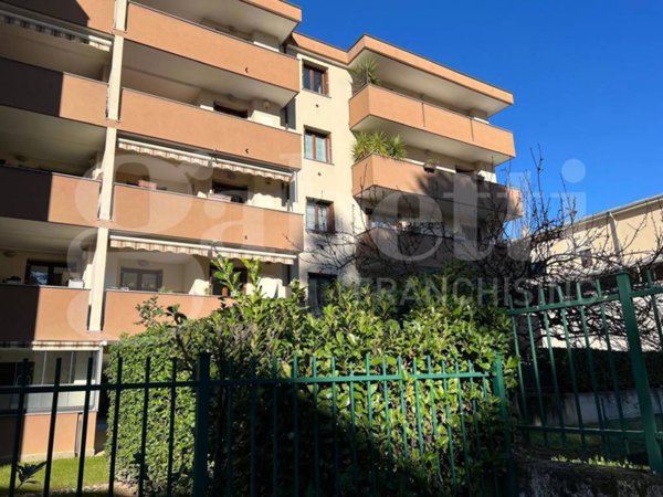 appartamento in vendita a Lecco in zona Castello