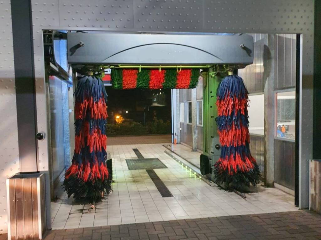 negozio in vendita a Lecco in zona Lecco Centro