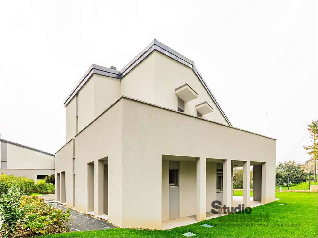 casa indipendente in vendita a Lecco