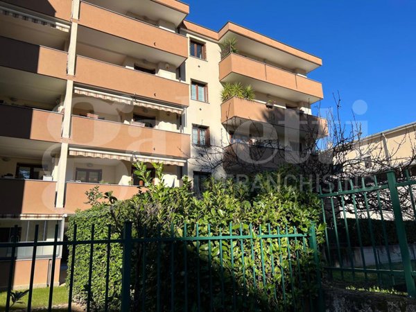 appartamento in vendita a Lecco in zona Castello