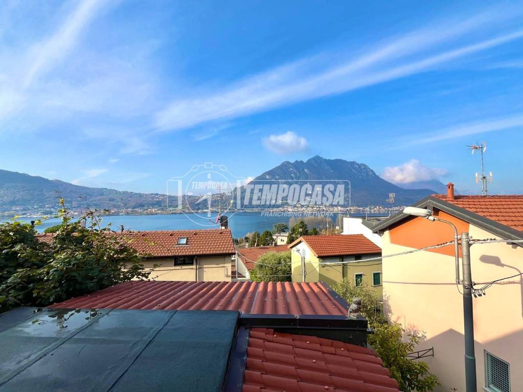 appartamento in vendita a Lecco in zona Maggianico