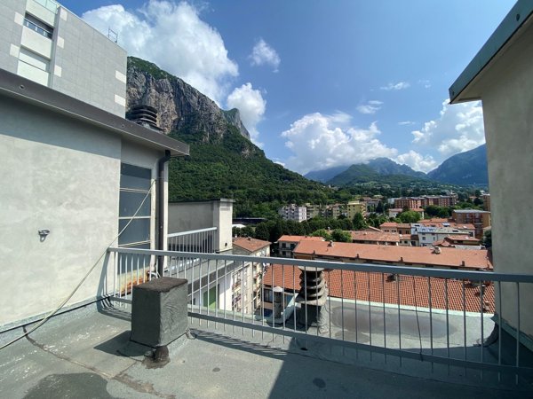 appartamento in vendita a Lecco in zona Viale Turati