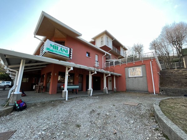 appartamento in vendita a Lecco in zona Piani D'Erna