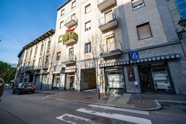 appartamento in vendita a Lecco in zona Lecco Centro