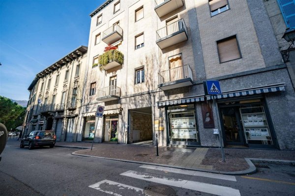 appartamento in vendita a Lecco in zona Lecco Centro