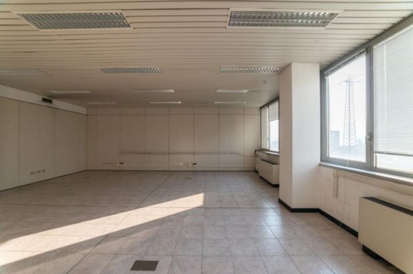 ufficio in vendita a Lecco in zona Lecco Centro