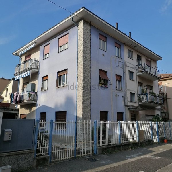 appartamento in vendita a Lecco in zona Belledo