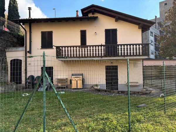casa indipendente in vendita a Lecco in zona Chiuso