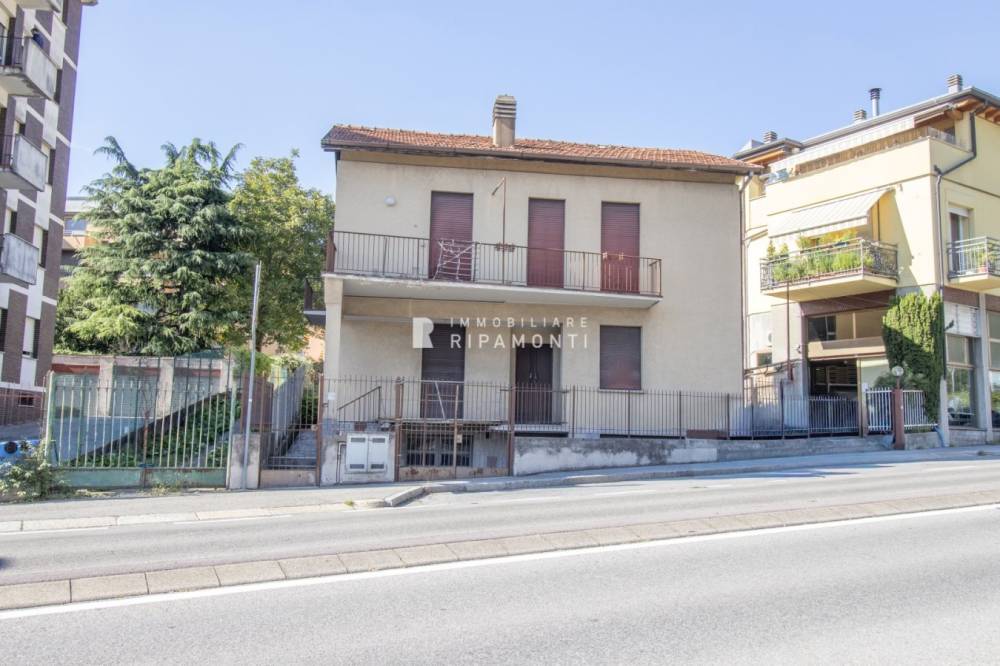 casa indipendente in vendita a Lecco in zona Belledo