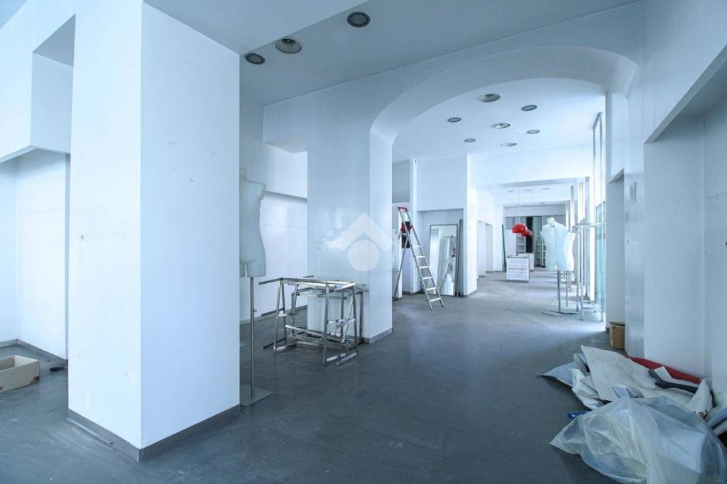 ufficio in vendita a Lecco in zona Lecco Centro