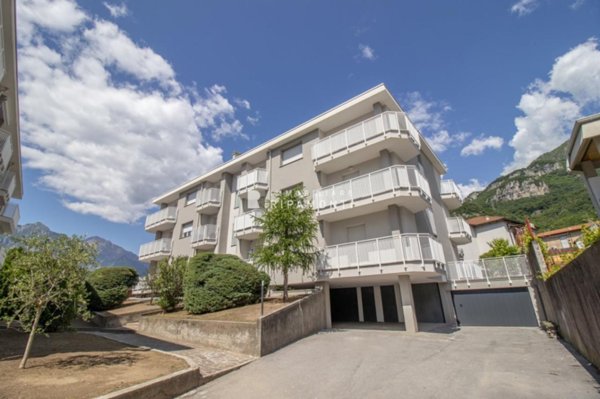 appartamento in vendita a Lecco in zona Lecco Centro