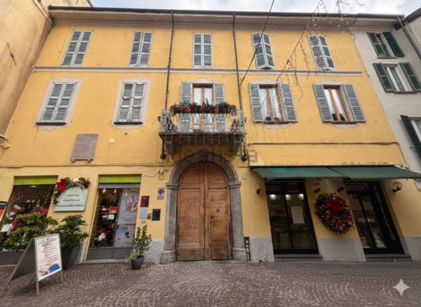 appartamento in vendita a Lecco in zona Lecco Centro