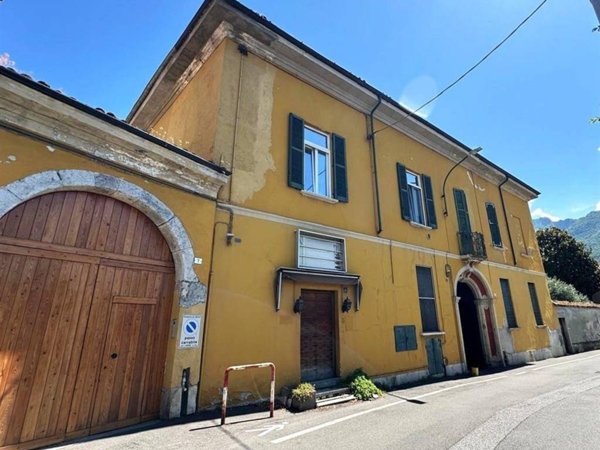 locale commerciale in vendita a Lecco in zona Acquate