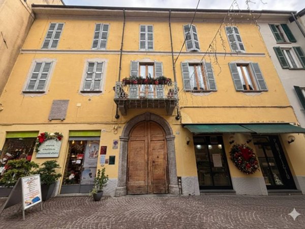 appartamento in vendita a Lecco in zona Lecco Centro