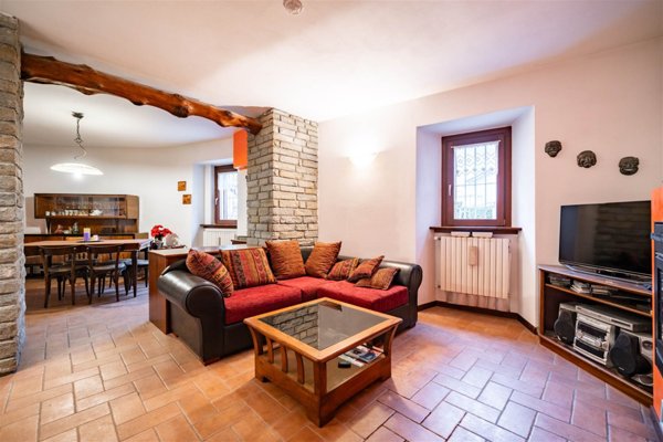 casa indipendente in vendita a Lecco in zona Chiuso