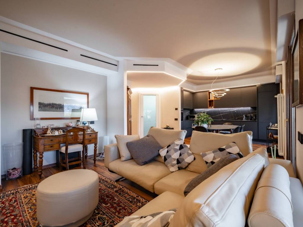 appartamento in vendita a Lecco in zona Caleotto