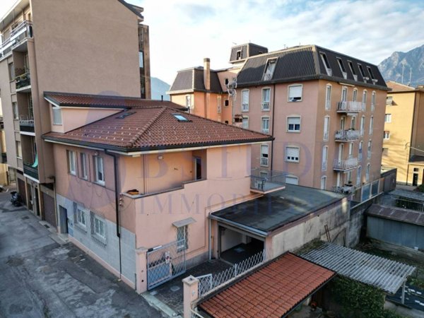 casa indipendente in vendita a Lecco in zona Viale Turati