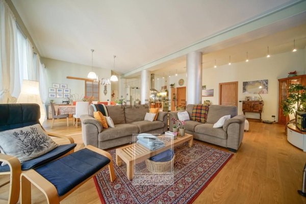 appartamento in vendita a Lecco in zona Pescarenico