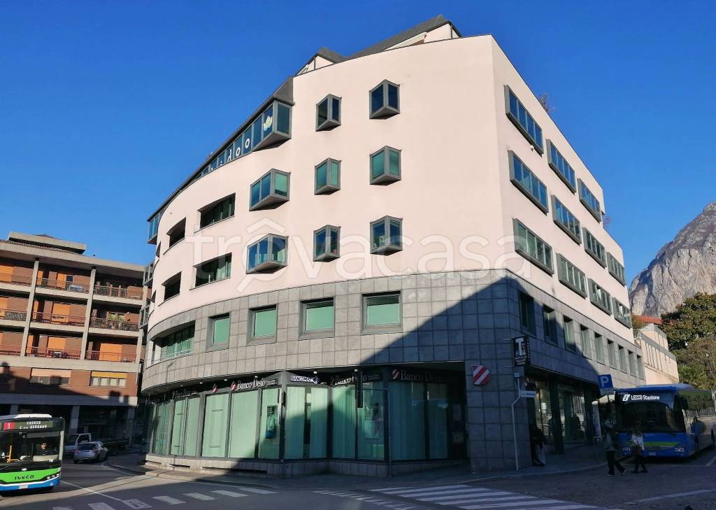 ufficio in vendita a Lecco in zona Lecco Centro