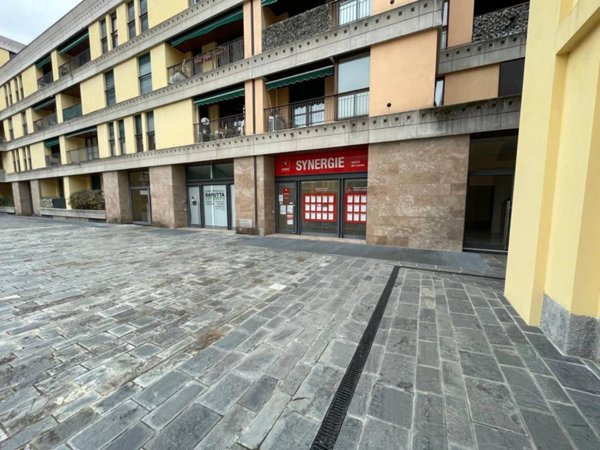 negozio in vendita a Lecco in zona Castello