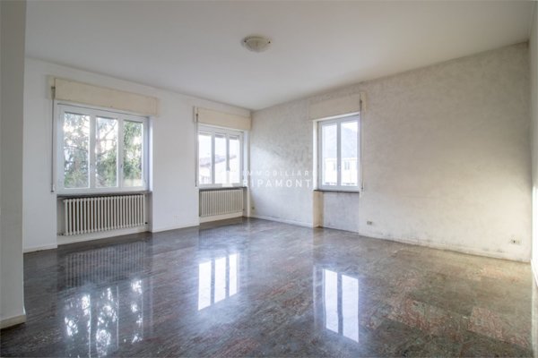 appartamento in vendita a Lecco in zona Corso Promessi Sposi
