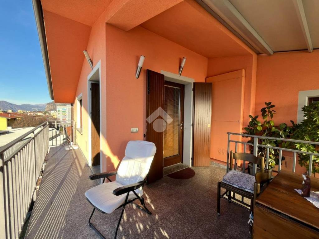 appartamento in vendita a Lecco in zona Caleotto