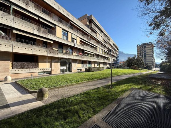 appartamento in vendita a Lecco in zona Caleotto