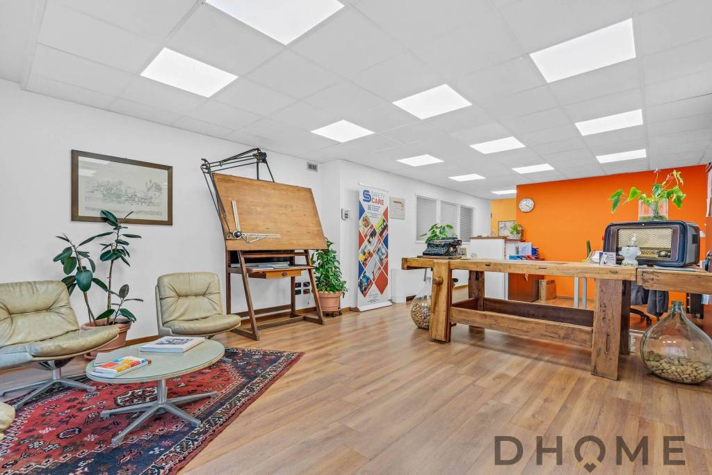 ufficio in vendita a Lecco in zona Caleotto