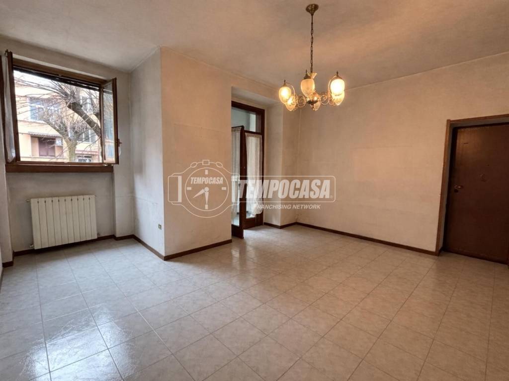 appartamento in vendita a Lecco in zona Olate