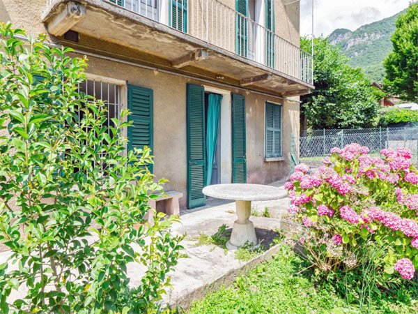 casa semindipendente in vendita a Lecco in zona Maggianico