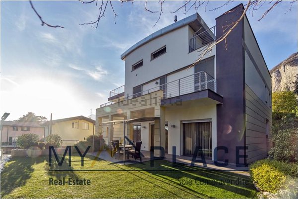 casa indipendente in vendita a Lecco in zona Castello