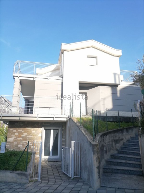 casa indipendente in vendita a Lecco