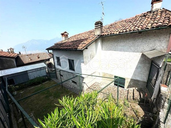 casa indipendente in vendita a Lecco in zona Caleotto