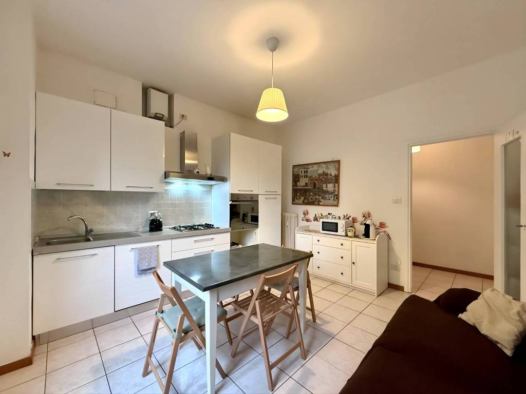 appartamento in vendita a Lecco in zona Viale Turati