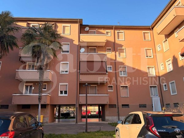 appartamento in vendita a Lecco in zona Belledo