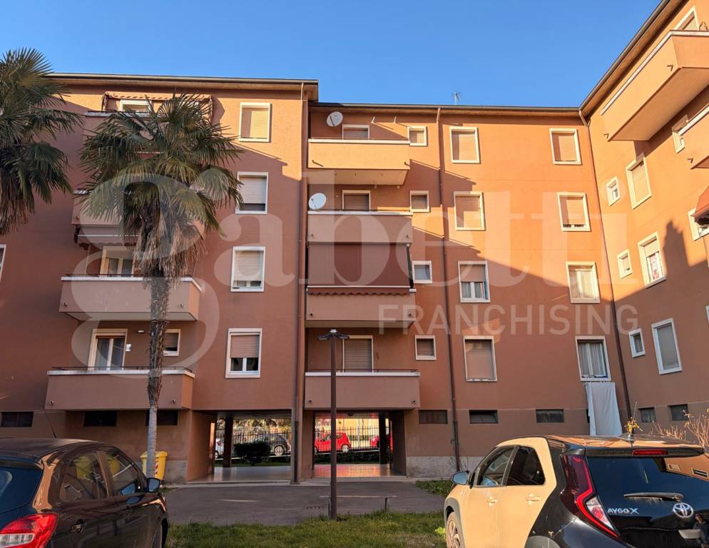 appartamento in vendita a Lecco in zona Belledo