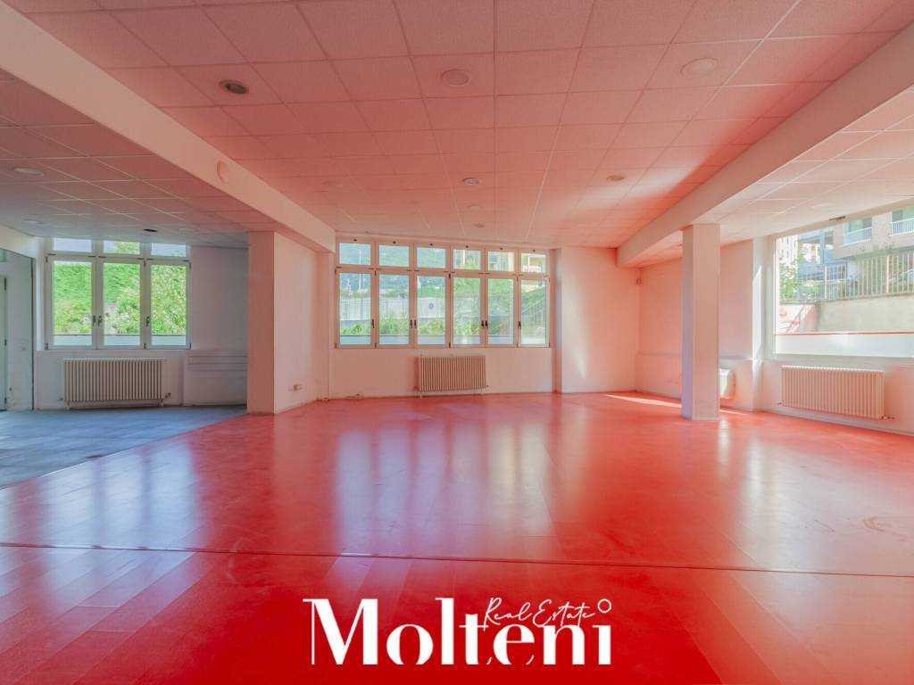 negozio in vendita a Lecco in zona Santo Stefano